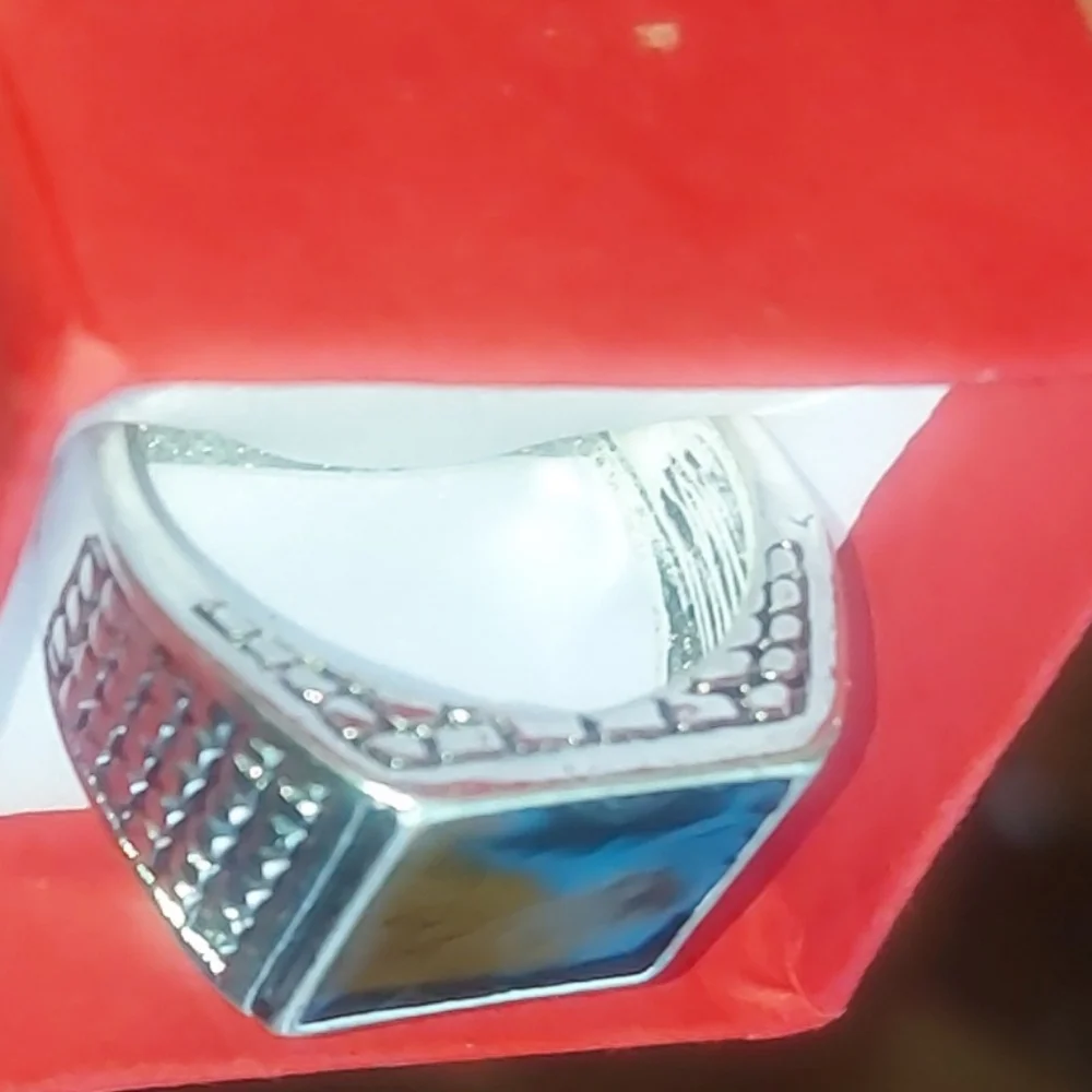 Silver and Black Square Ring - Picture 4 of 9
